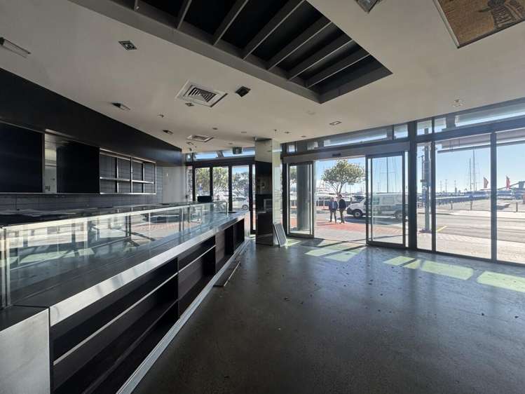 110 Customs Street West City Centre_5