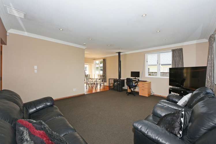 2/25a Ward Street Trentham_6