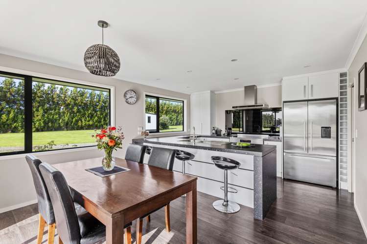 39 Kairau Road East Waitara_1