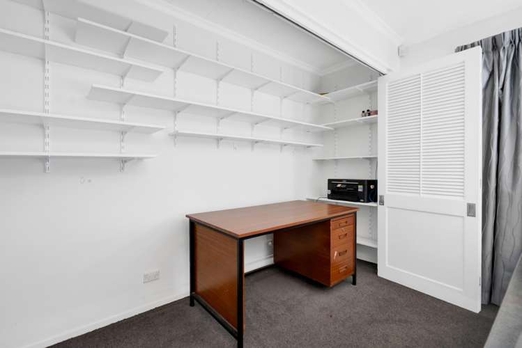 1 Cabot Place Frankleigh Park_23