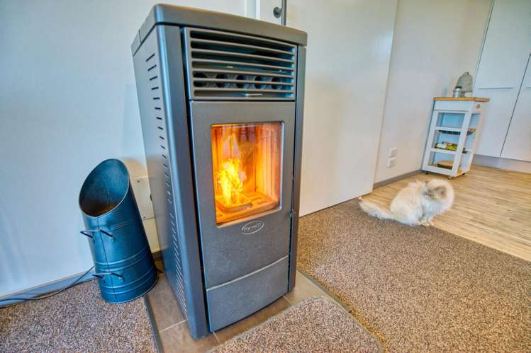 14 Tasman View Road Paroa_14
