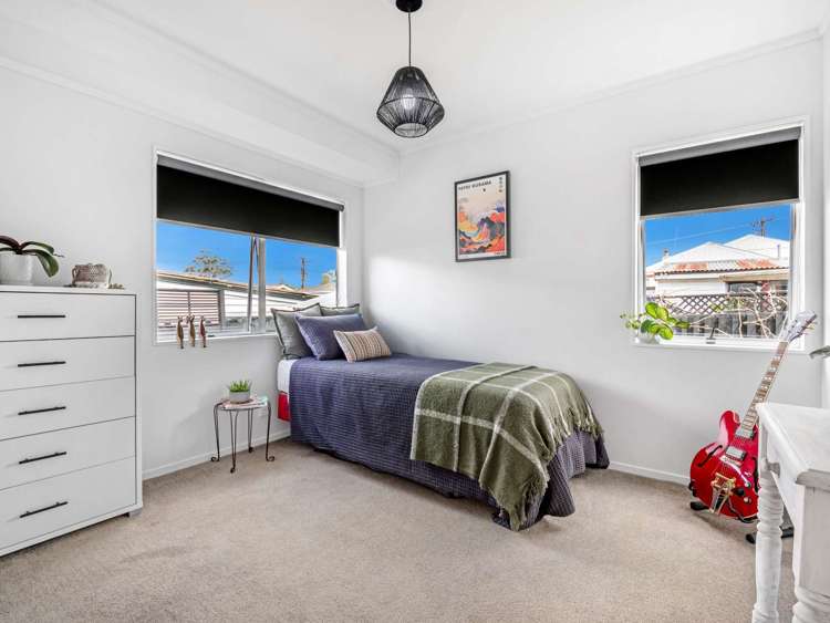 2/1 Woodside Road Massey_20