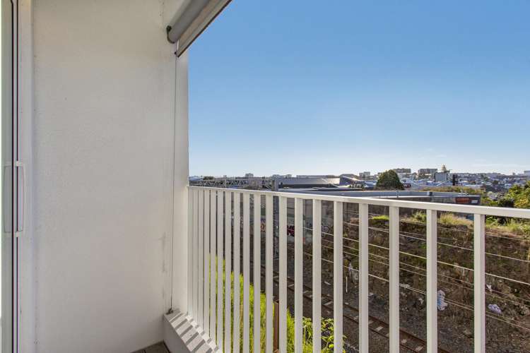 G02/11 Akepiro Street Mount Eden_5