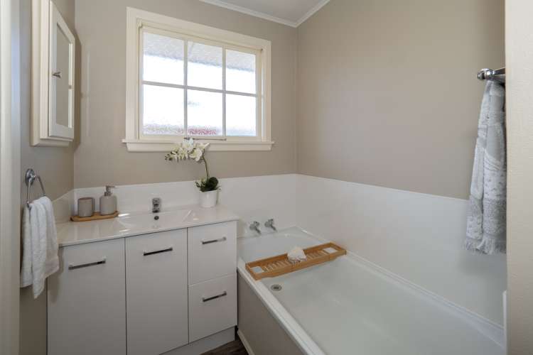 8 Kelvin Crescent Allenton_13