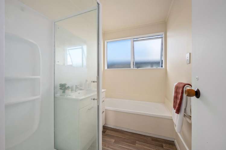 8 Childers Road Ranui_16