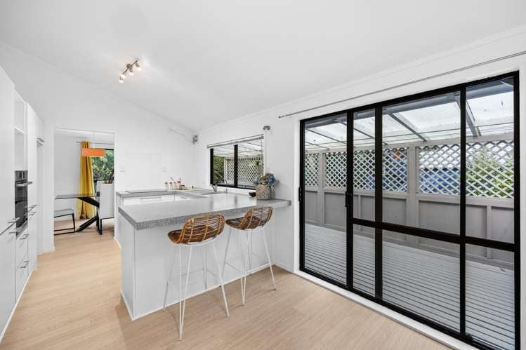 66 Gledstane Road Stanmore Bay_8