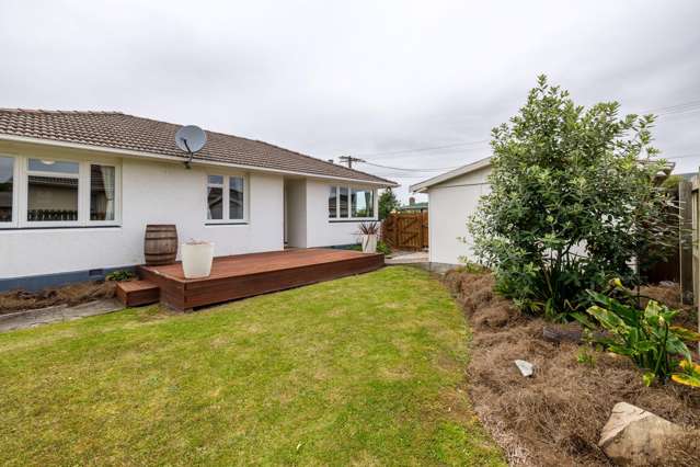 Cosy, comfortable and close to town