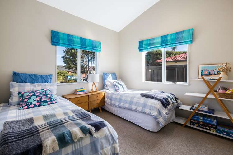 141 Field Way Waikanae Beach_12