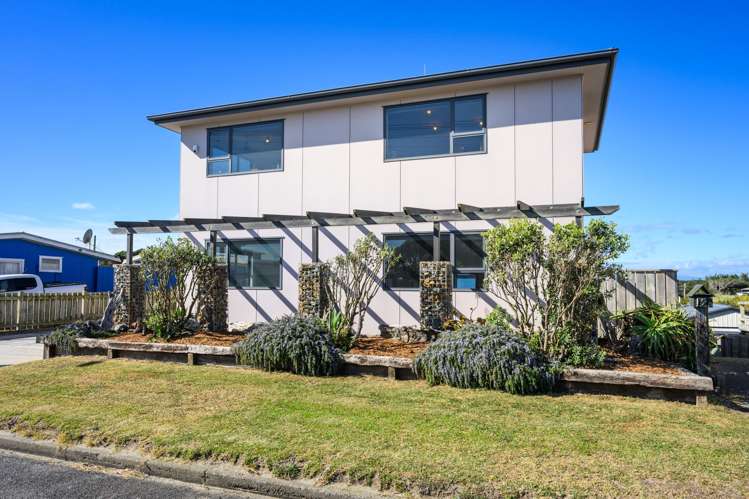 17 Marine Parade Foxton Beach_40