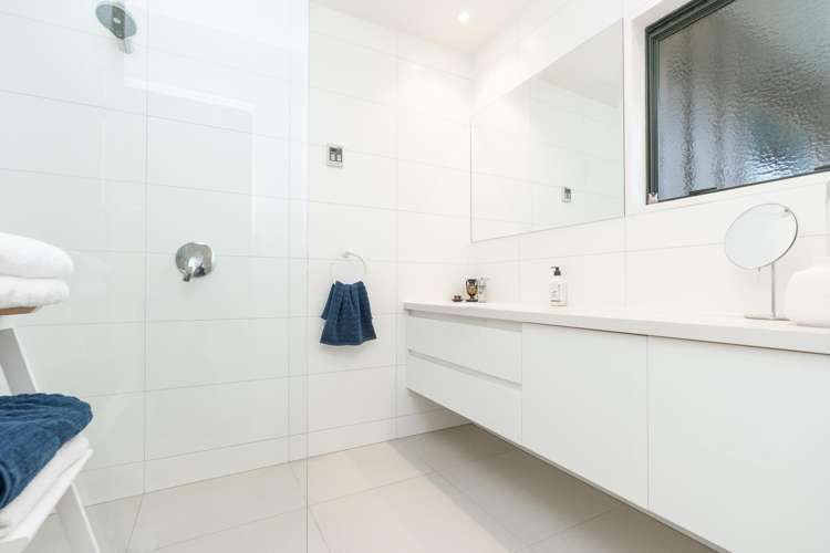 6 Earls Court Hillcrest_22