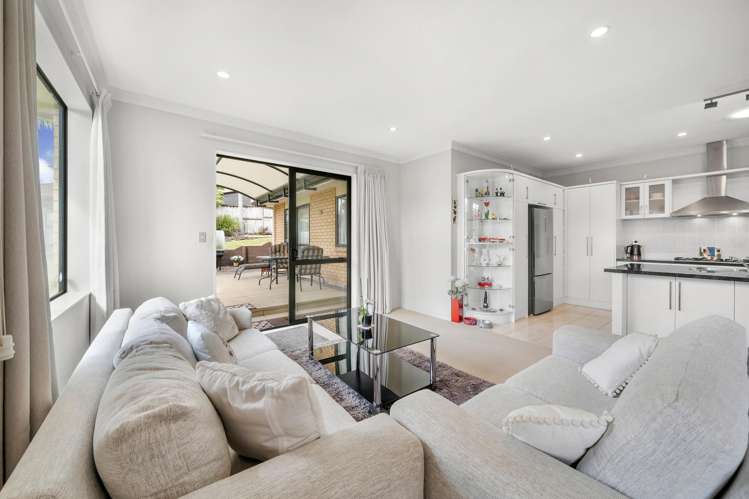 16 Leafield Crescent Henderson_12