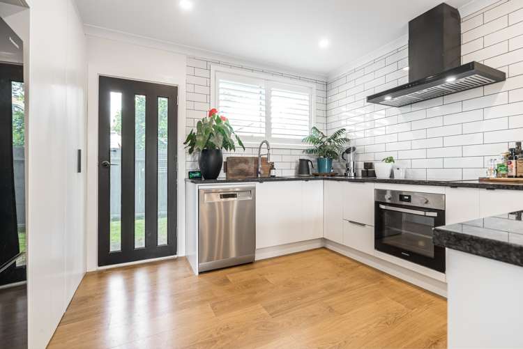 2/252 Meola Road Point Chevalier_9