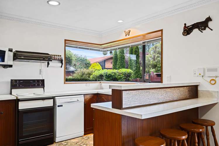 15 Yellowstone Crescent Burwood_4