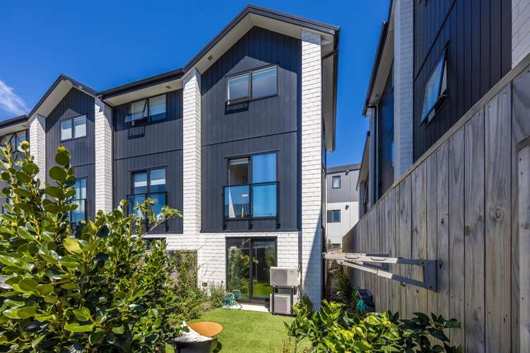 4/10 Willcott Street Mount Albert_21