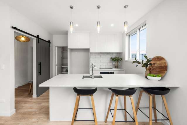 12A West Place Greenmeadows_4