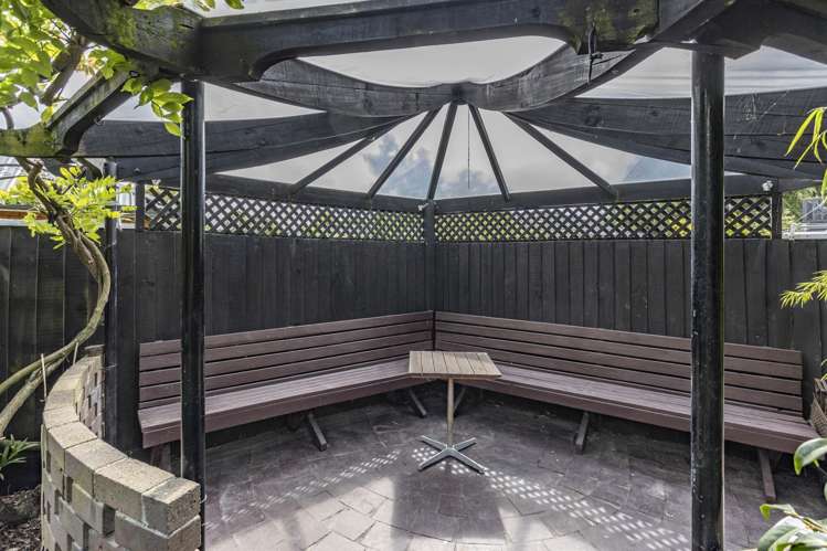 80 Regency Crescent Redwood_32