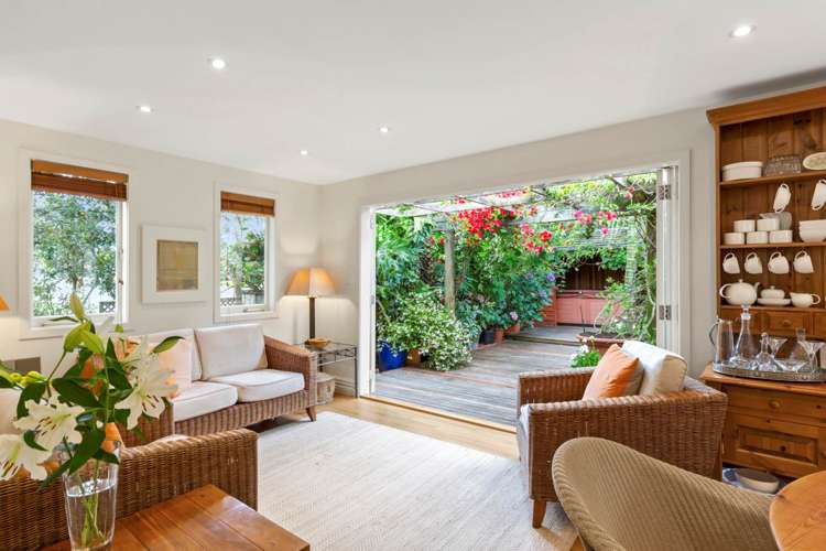 42 Mozeley Avenue Devonport_4