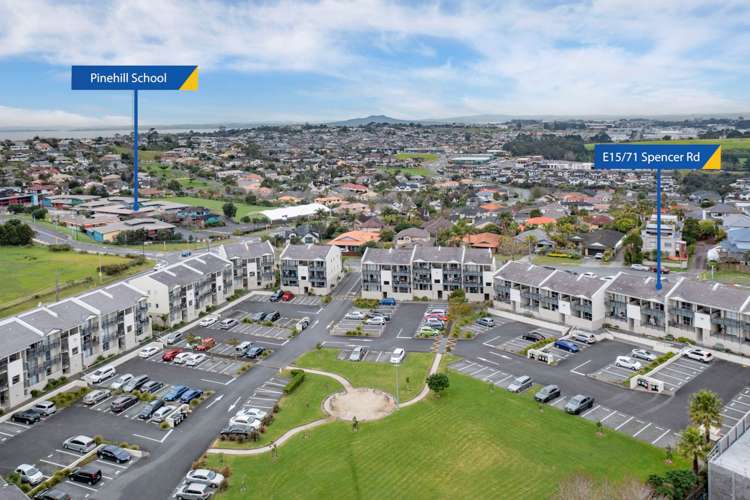 E15/71 Spencer Road Oteha_10