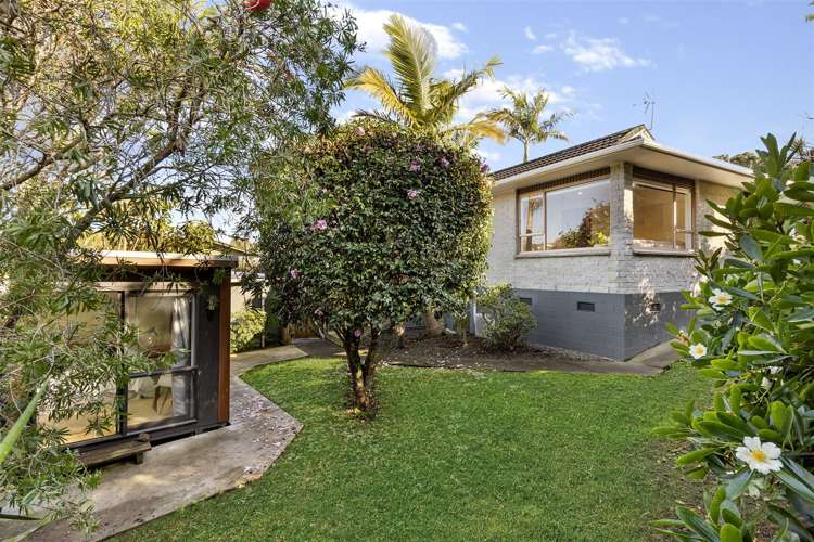 2/25 Mannering Place Hillcrest_1