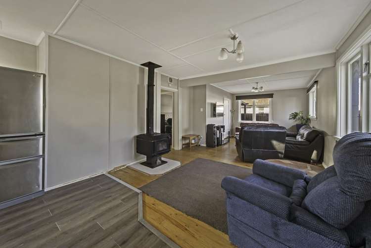 6 Carisbrooke Street Aranui_3