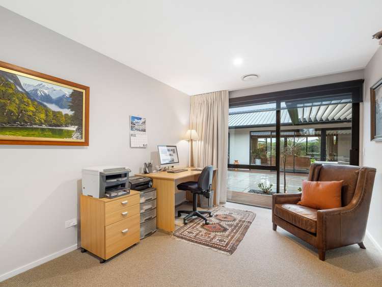 24 Carnaveron Drive Lincoln_12