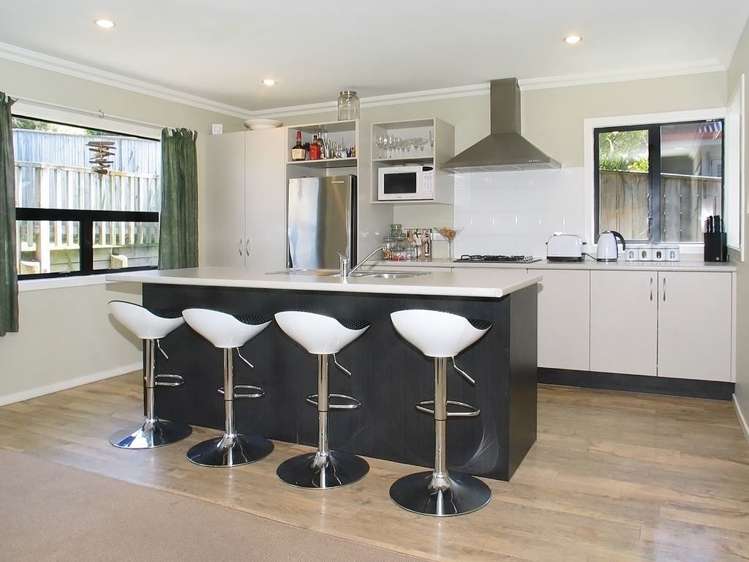 32 Te Puia Drive Aotea_6