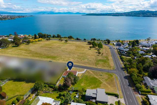 Blue chip Hilltop - Unimpeded Lake Taupo views