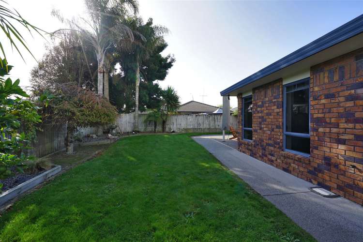 14 Blairgowrie Place Rototuna North_16