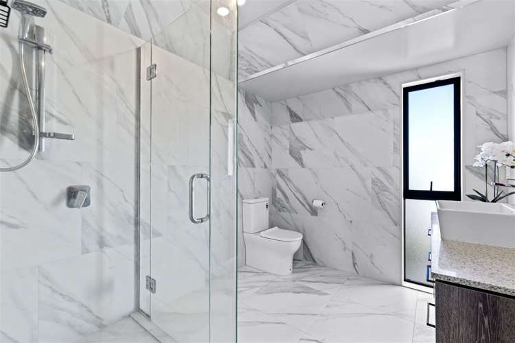 577 Madras Street Saint Albans_14