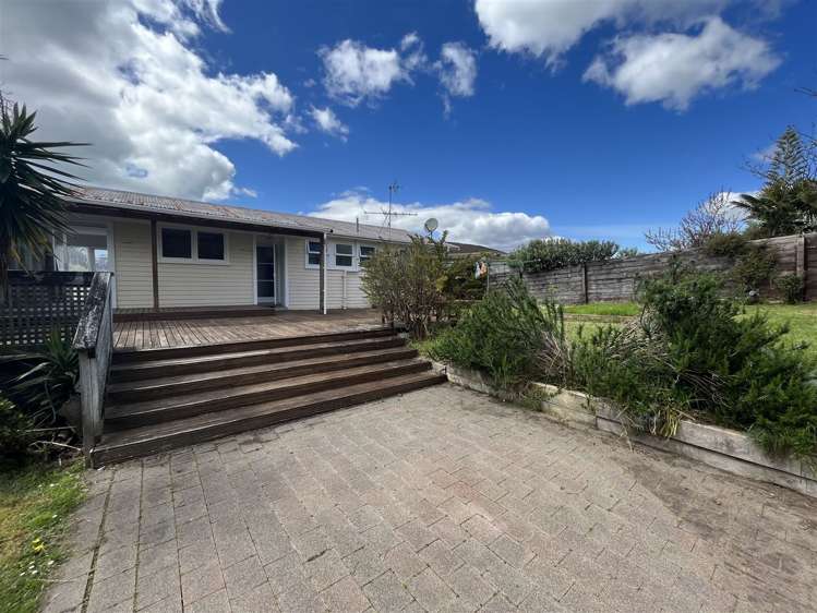 16 Bayside Avenue Te Atatu Peninsula_17