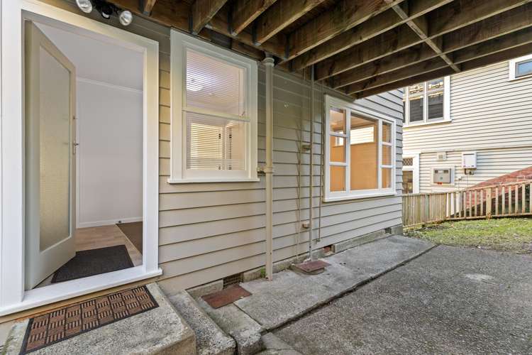 8 Totara Road Miramar_13