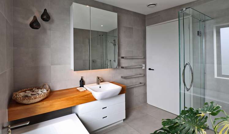 81 Piha Road Piha_20