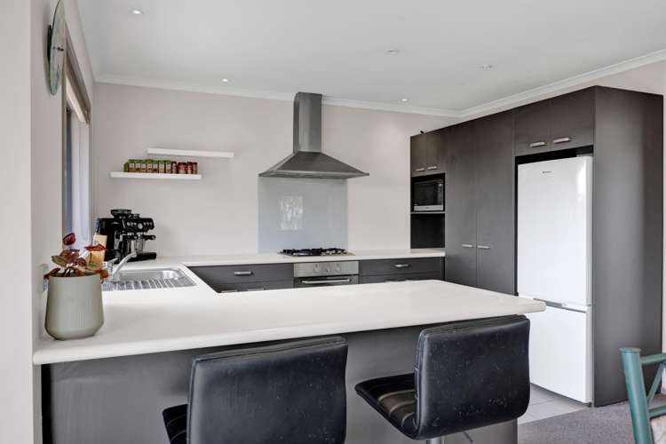 5a James Drive Bell Block_2