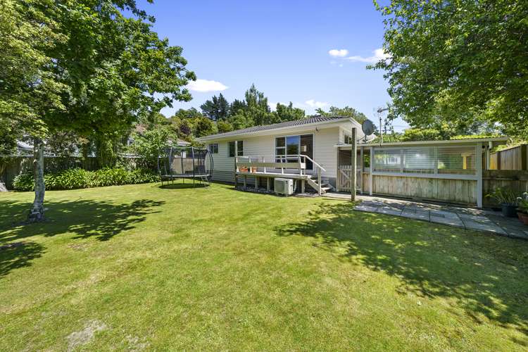 8 Sharpe Crescent Wainuiomata_13