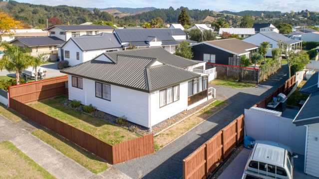 103a Charleston Avenue Whangamata_1