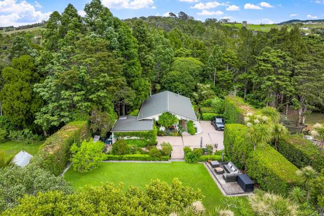 The garden cottage - Matheson Bay