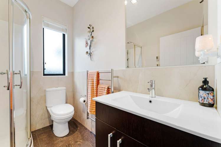23 Terrasini Drive Flat Bush_35