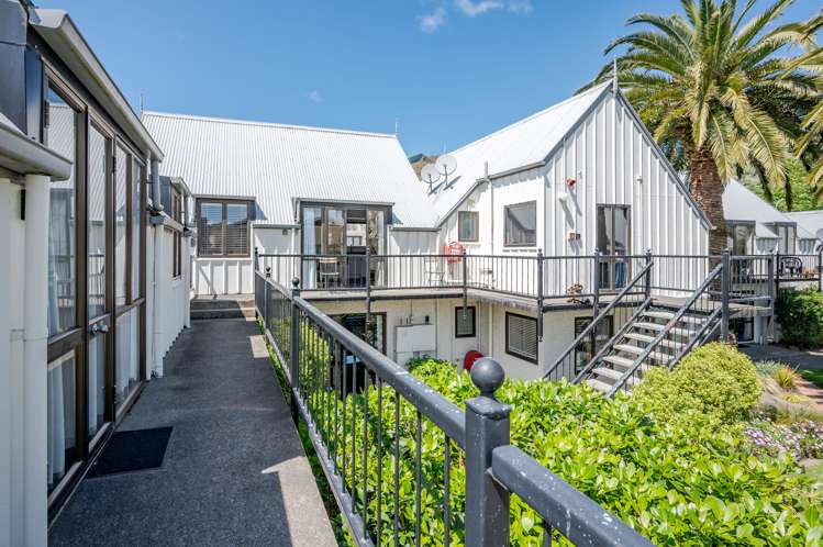 4j Aubrey Street Akaroa_12