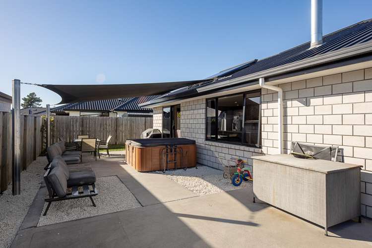 1 Hurricane Way Burleigh_19