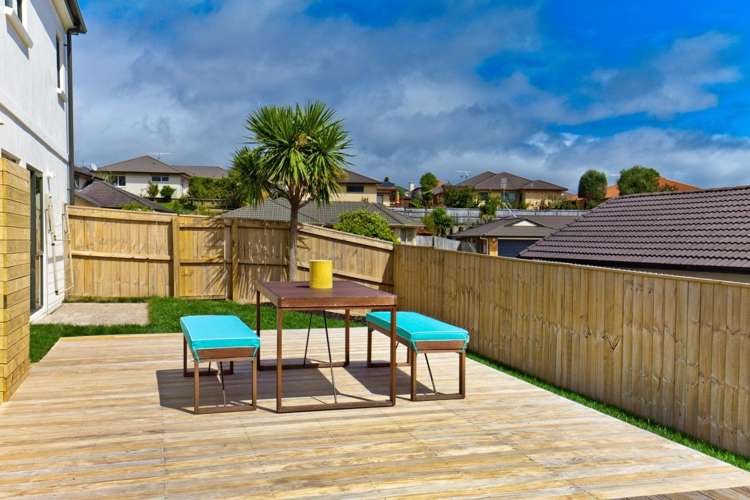 14 Thomas Hamer Place Greenhithe_18