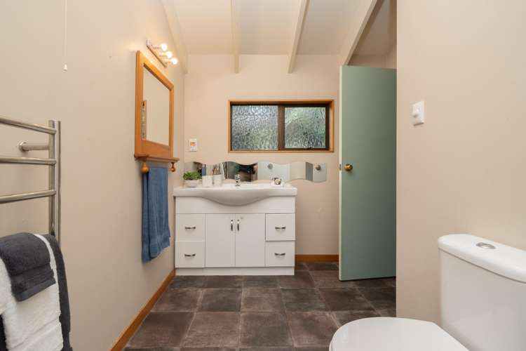 3 Rokewa Way Paparangi_12