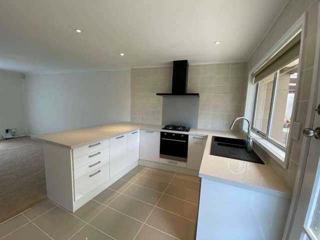 2/44 Howe Street Howick_2