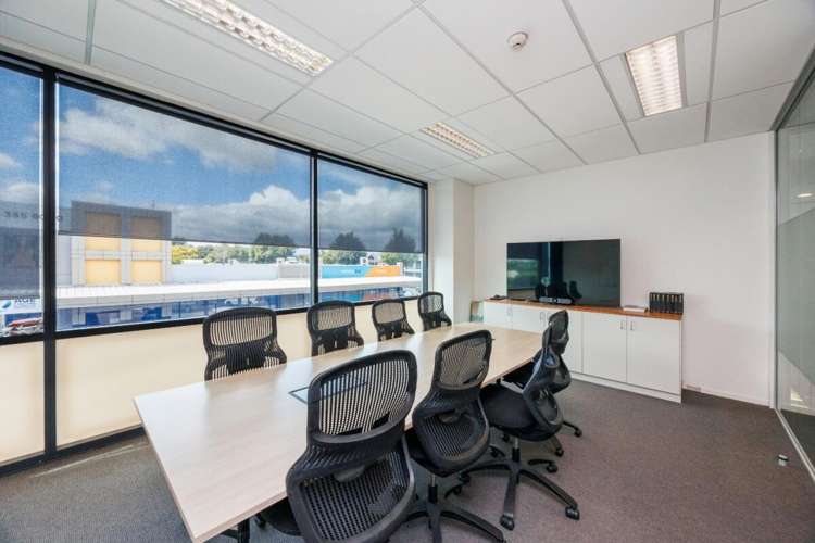 243 Broadway Avenue City Centre_11