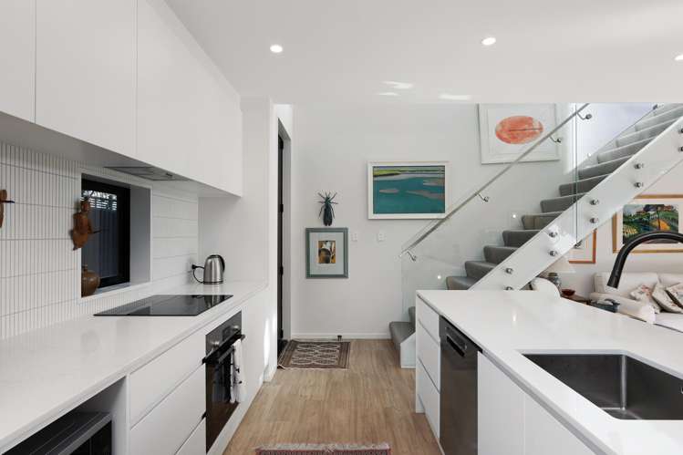 4/18 Cornwall Street Saint Albans_11