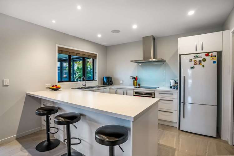 57 Sunline Avenue Lincoln_4