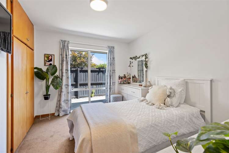 15 Apsley Drive Russley_10