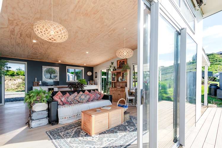 8 Country Lane Waipawa_12