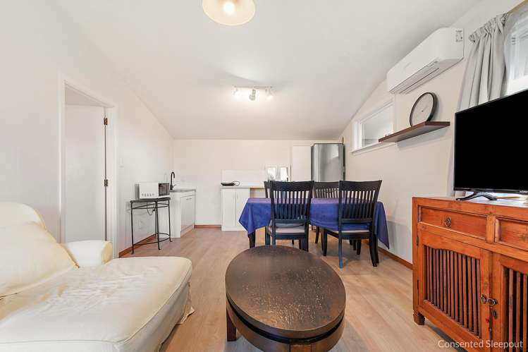 34 Bentley Street Russley_12