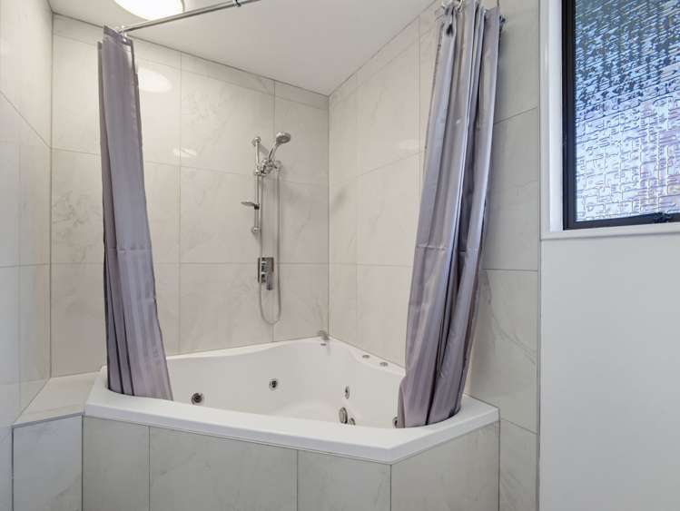55 Ranui Crescent Diamond Harbour_12