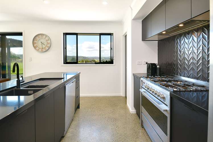 87 Sheffield Road Helensville_2